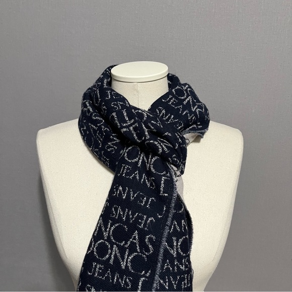 ⭐️Doncaster 100% Virgin Wool Navy | Taupe Logo Scarf - Picture 3 of 7